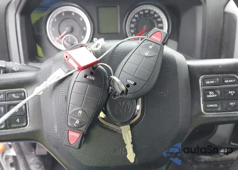 2022 Ram 1500 Classic Tradesman 4X2 6'4 Box from USA, damaged, VIN 3C6JR6AT9NG210824